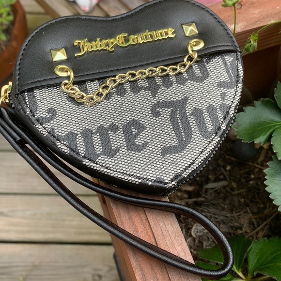 Juicy Couture Handbags - Juicy couture heart wristlet